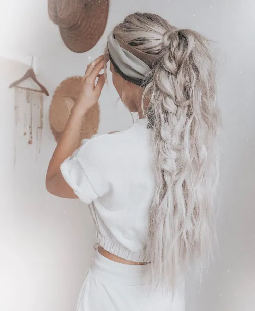 Platinum Blonde Hair Ideas for Flipped Ends
